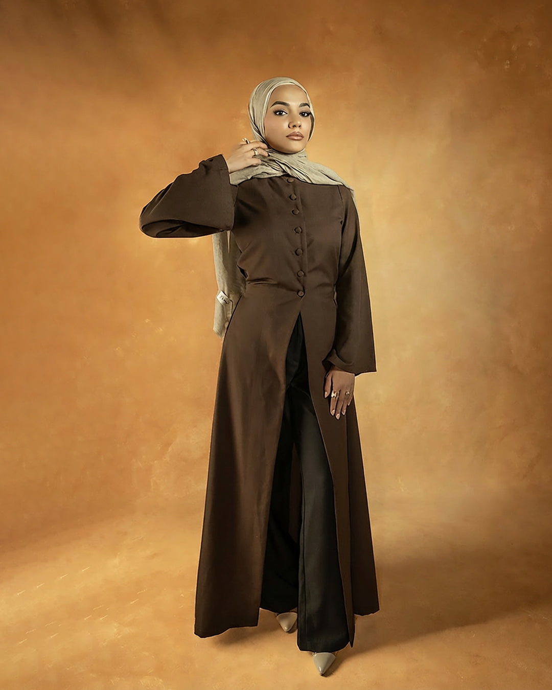 Nari abaya in brown